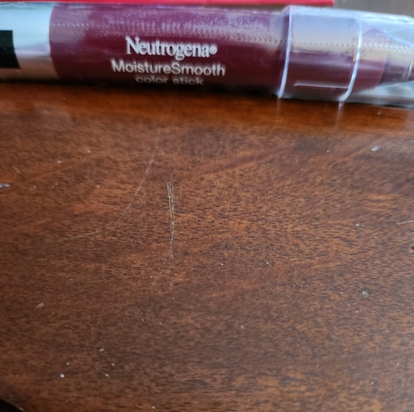 Makeup - Picture 5 of 5